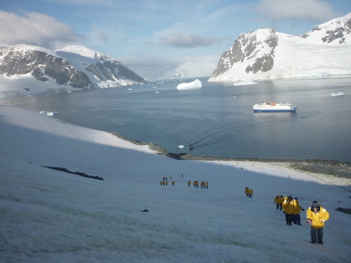 Antarctica (64°09'S 61°00'W)